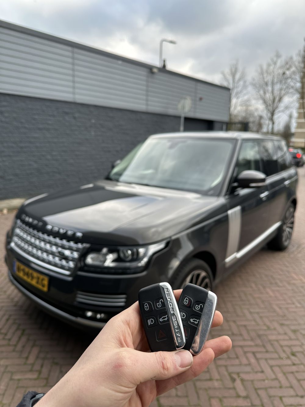 Twee Range Rover-sleutels na het bijmaken