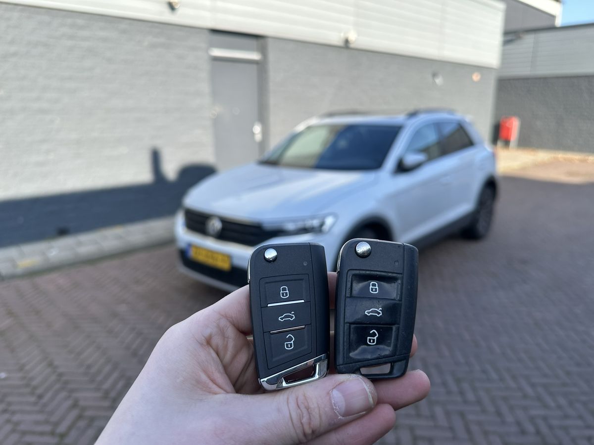Twee Volkswagen-klapsleutels voor een VW T-Roc